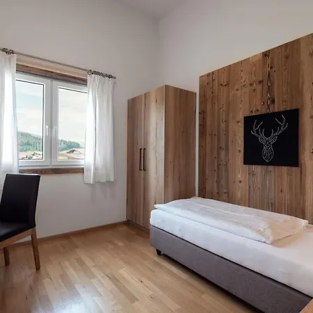 Jugendgastehaus Sportheim Hostel *